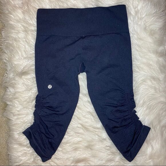 Lululemon In the Flow Crop II - Picture 8 of 12